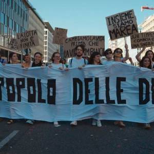 Foto Il Popolo delle Donne ‘in tour’: indagando le radici della violenza alle donne 2