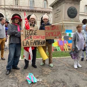 Foto Umbria, la destra ha affossato le famiglie. Stoccata elettorale sulla pelle delle donne 3