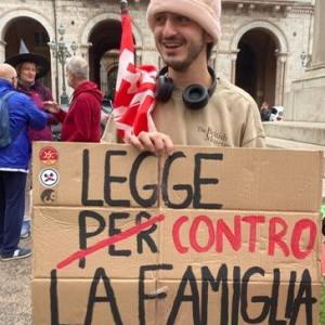 Foto Umbria, la destra ha affossato le famiglie. Stoccata elettorale sulla pelle delle donne 4