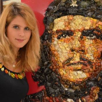 Foto: Pavia / I mosaici contemporanei dell'artista Pop Lady Be