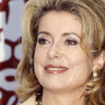 Foto: CATHERINE DENEUVE, UNA LEONESSA D’ORO FRANCESE PER VENEZIA 79