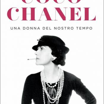 Foto: Annarita Briganti allo specchio con Coco Chanel