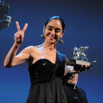 Foto: SHIRIN NESHAT, grande artista iraniana, a Bologna - di M.Cristina Nascosi Sandri