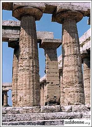 Foto: Alle donne che hanno convocato l’incontro di Paestum