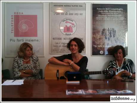 Foto: Carmen Consoli ambasciatrice del Telefono Rosa