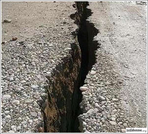 Foto: TERREMOTI IN EMILIA / Una fabbrica da tenere in piedi